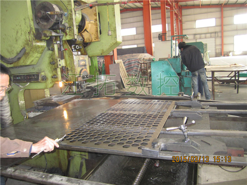 江拓?cái)?shù)控沖床設(shè)備